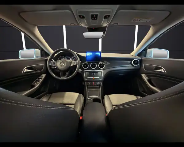 Mercedes-Benz CLA view 10