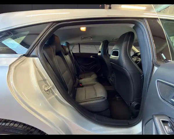 Mercedes-Benz CLA view 17