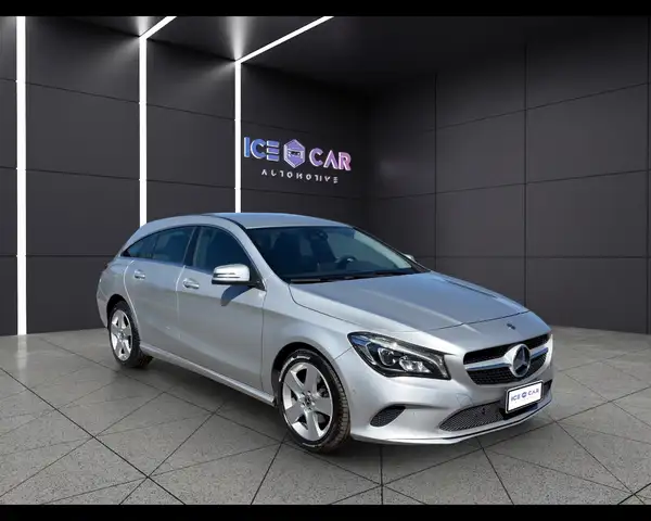 Mercedes-Benz CLA view 3