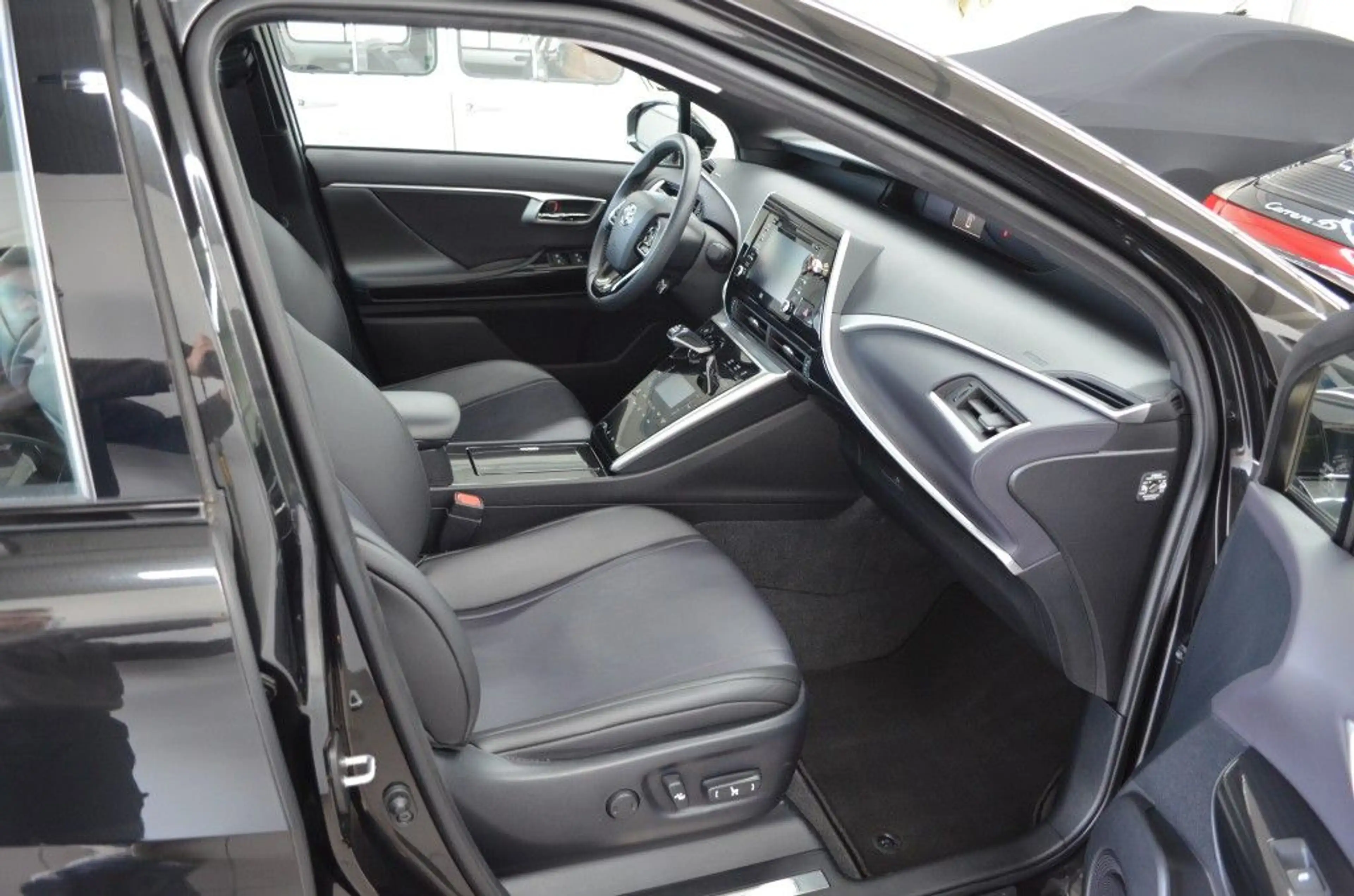 Toyota Mirai Brennstoffzelle+Wasserstoff+Voll-Ausstattung — photo 11