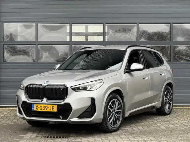 BMW iX1 XDRIVE30 LAUNCH EDITION 67 KWH I M-SPORTPAKKET I 9