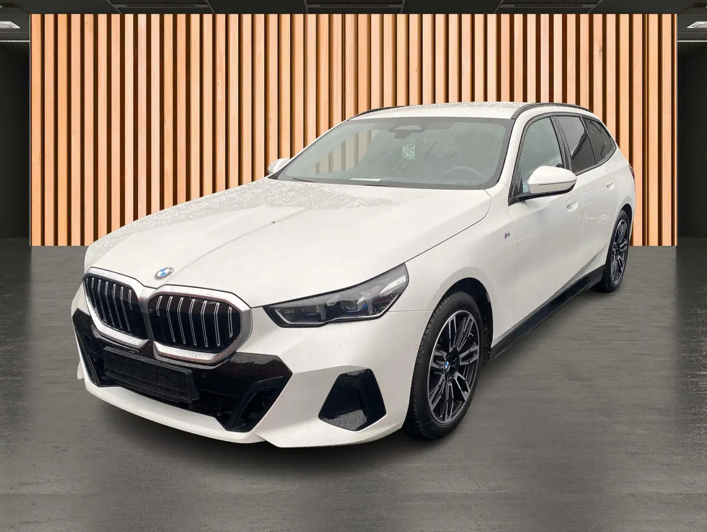 BMW 520 iA M Sport*Standheizung*Anhängerkupplung Weiß - 2