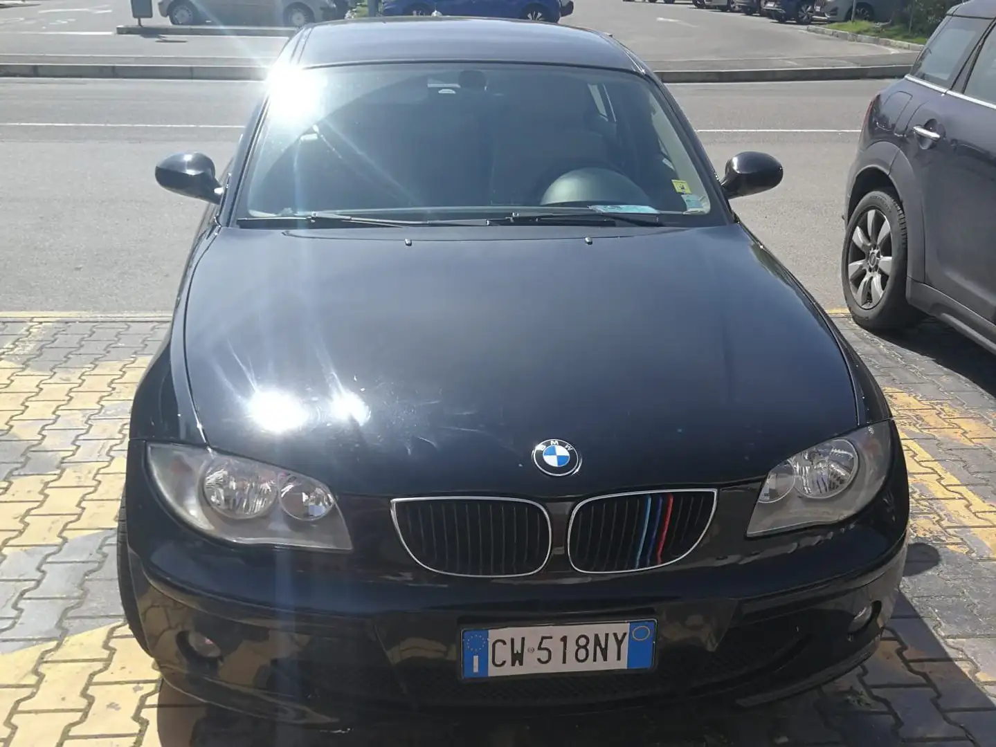 BMW 118 118d Attiva Nero - 2