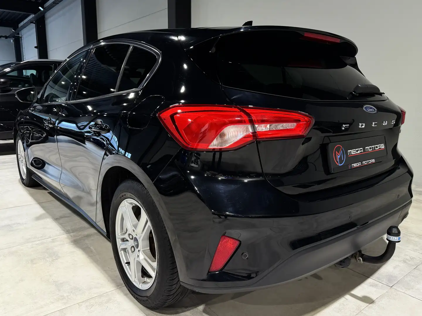 Ford Focus 1.5 TDCi 120CV NAVi CARPLAY SG CHAUFF ASSiST LED + Negro - 2