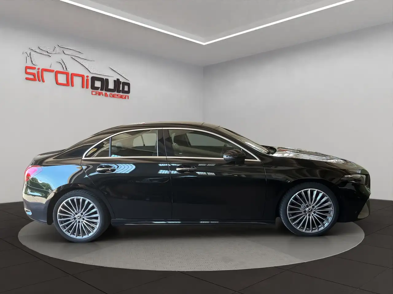 Mercedes-Benz A-Class A 180 d Sedan Automatic AMG Line Premium, миниатюра 9