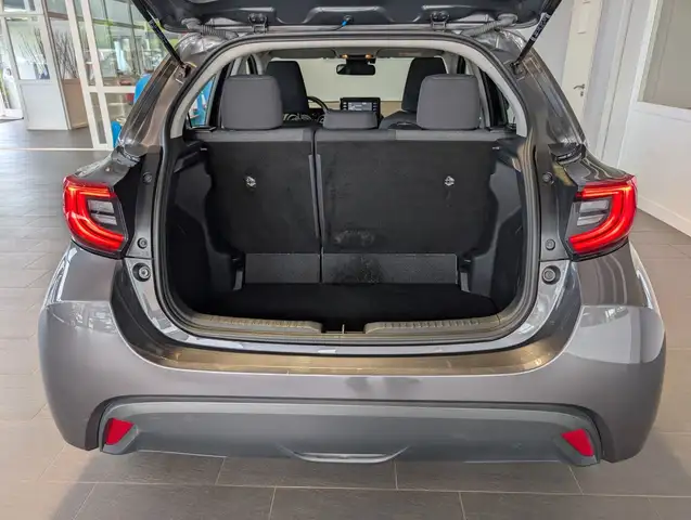 Toyota Yaris view 11