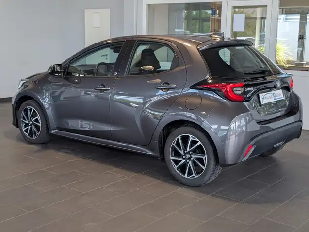 Toyota Yaris view 9