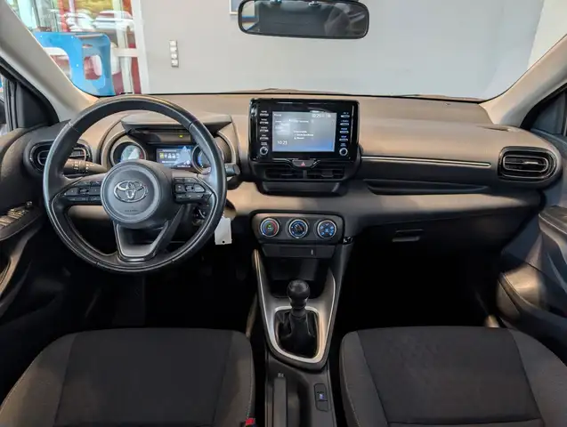 Toyota Yaris view 12