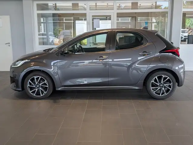 Toyota Yaris view 6