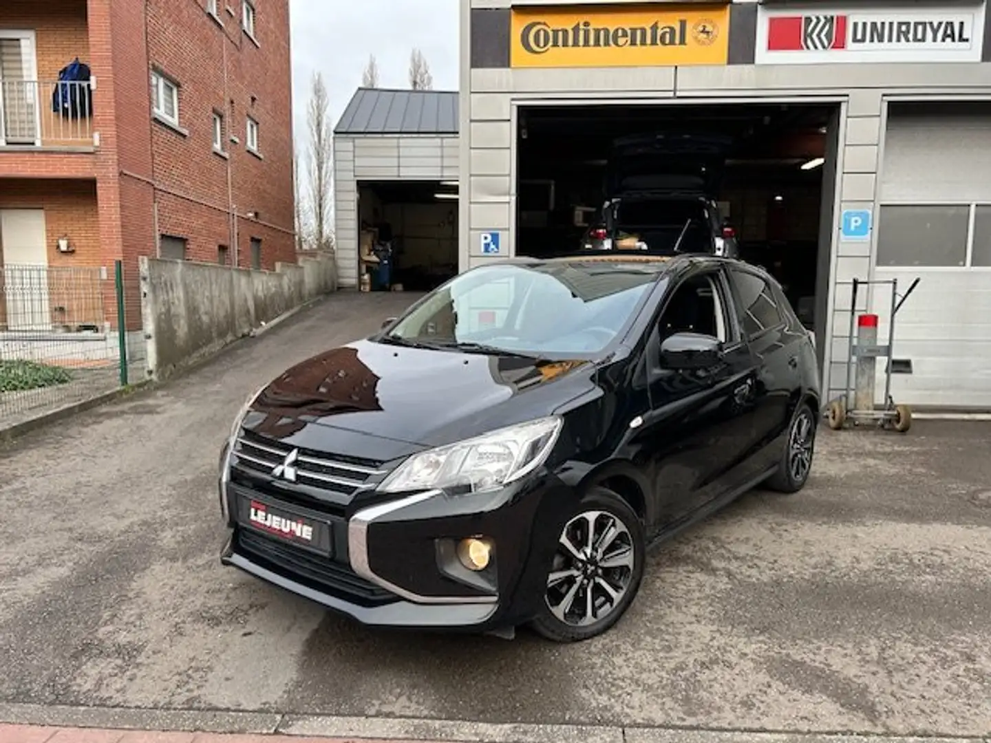 Mitsubishi Space Star Space Star 1.2i D. Ed. CVT -Très belle!Garantie Zwart - 2