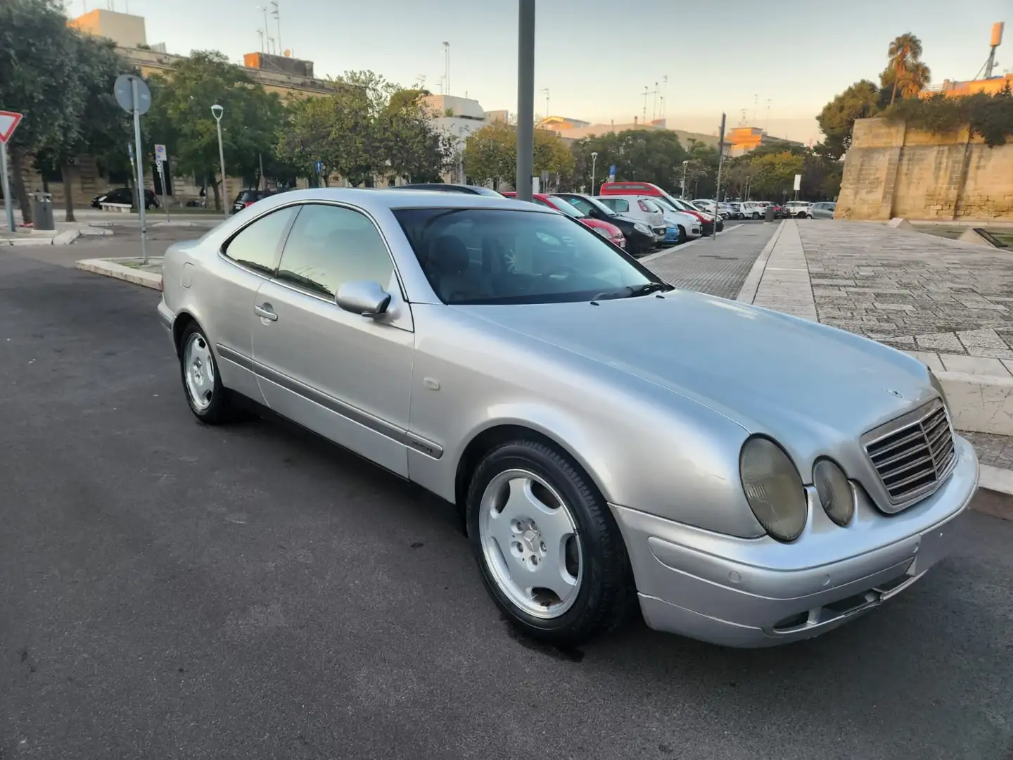 Mercedes-Benz CLK 200 CLK Coupe 200 Elegance - 2