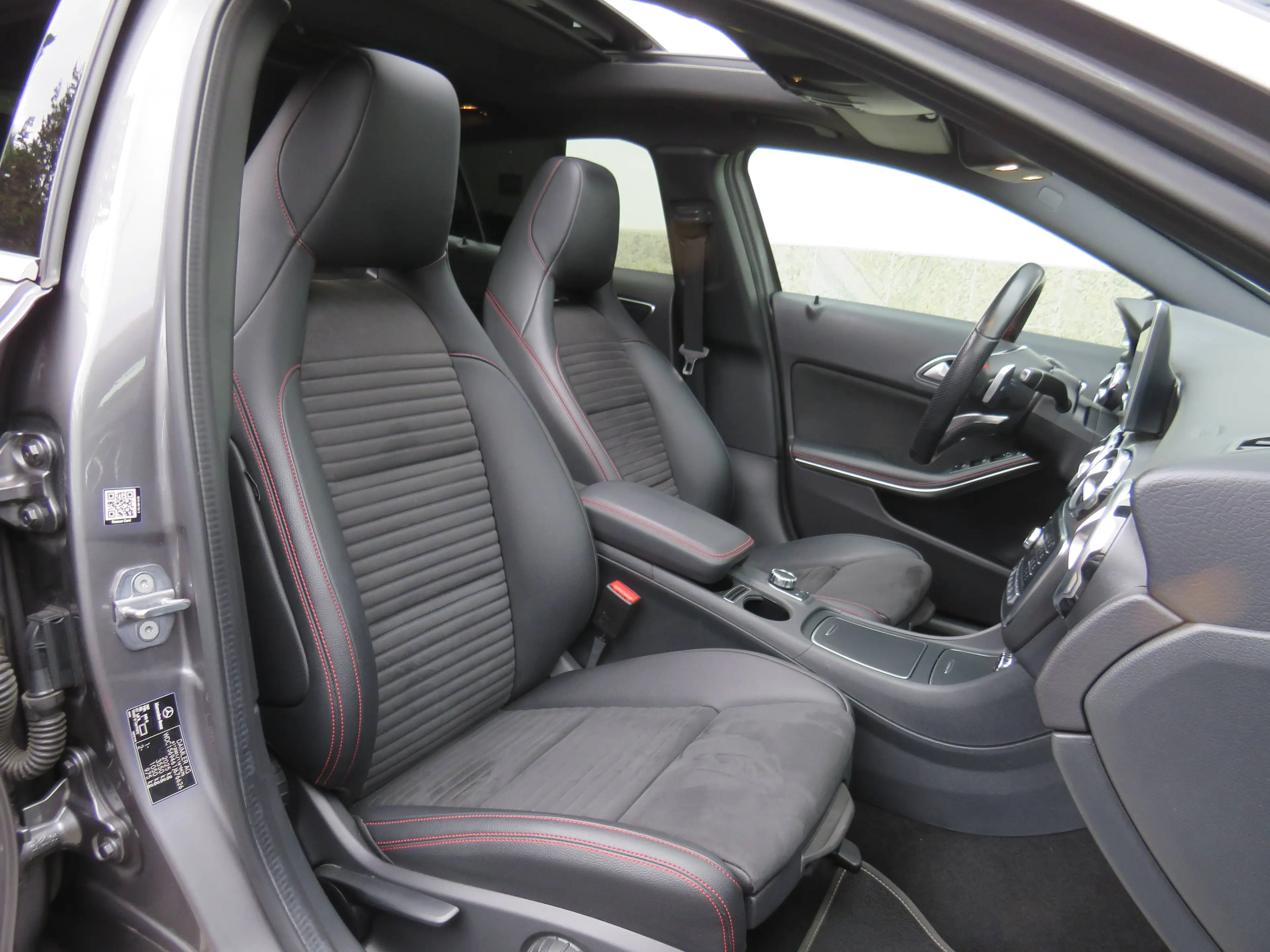 Mercedes-Benz GLA 250 GLA 250 AMG-Line 4Matic — photo 13