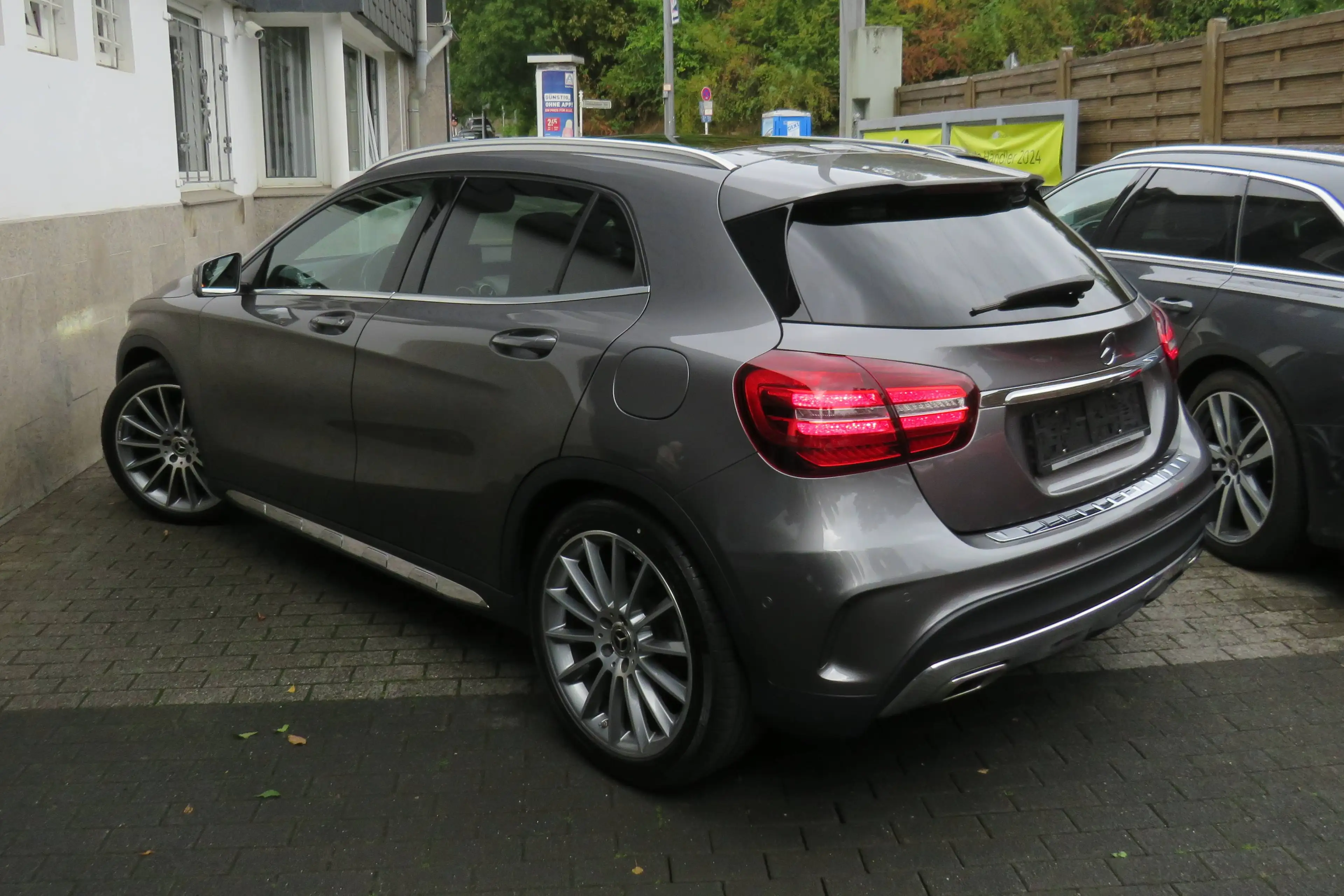 Mercedes-Benz GLA 250 GLA 250 AMG-Line 4Matic — photo 2