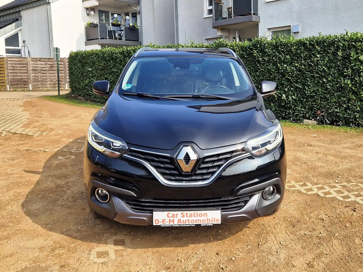 Renault Kadjar Bose Edition 4x4/Navi/Leder/PDC/Kamera/Euro6/2Hand Schwarz - 2