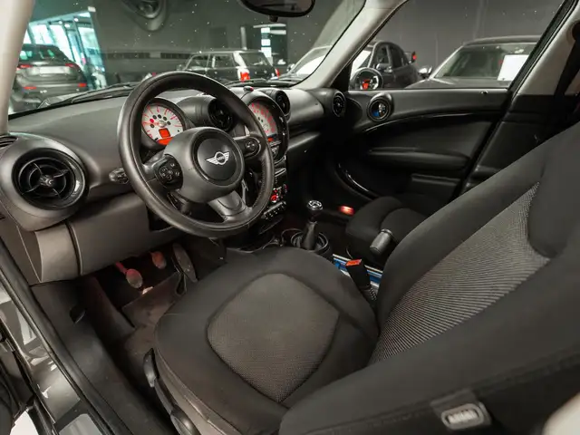 Mini Cooper Cooper view 7