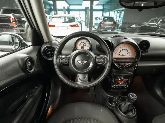 Mini Cooper Cooper view 8