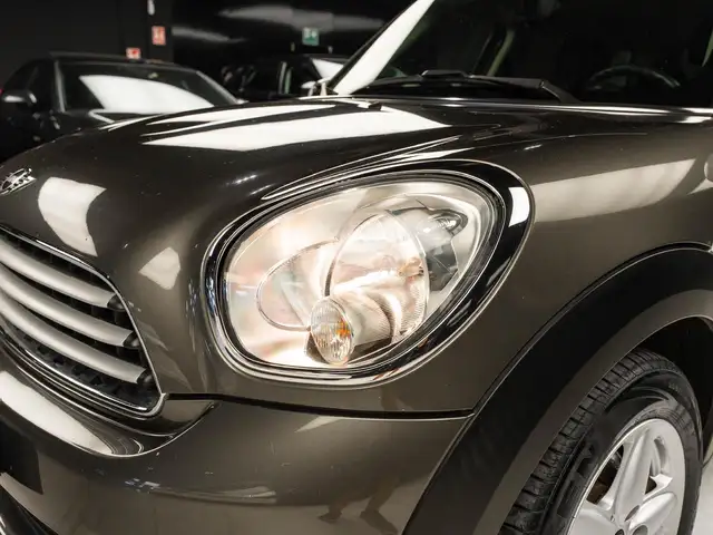 Mini Cooper Cooper view 16