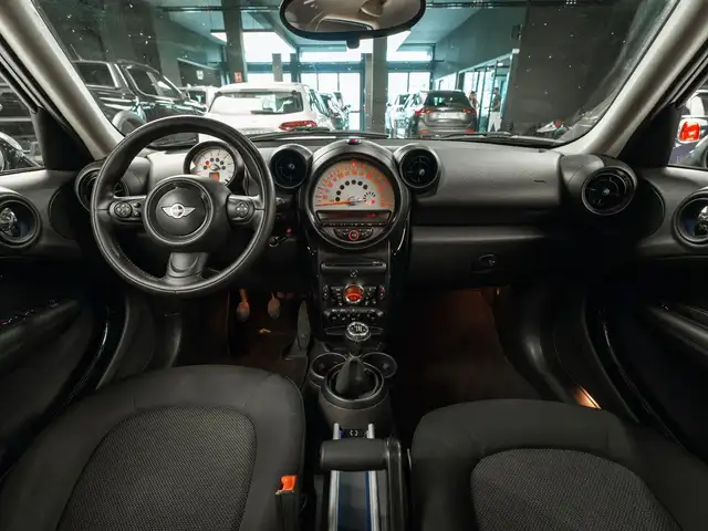 Mini Cooper Cooper view 10