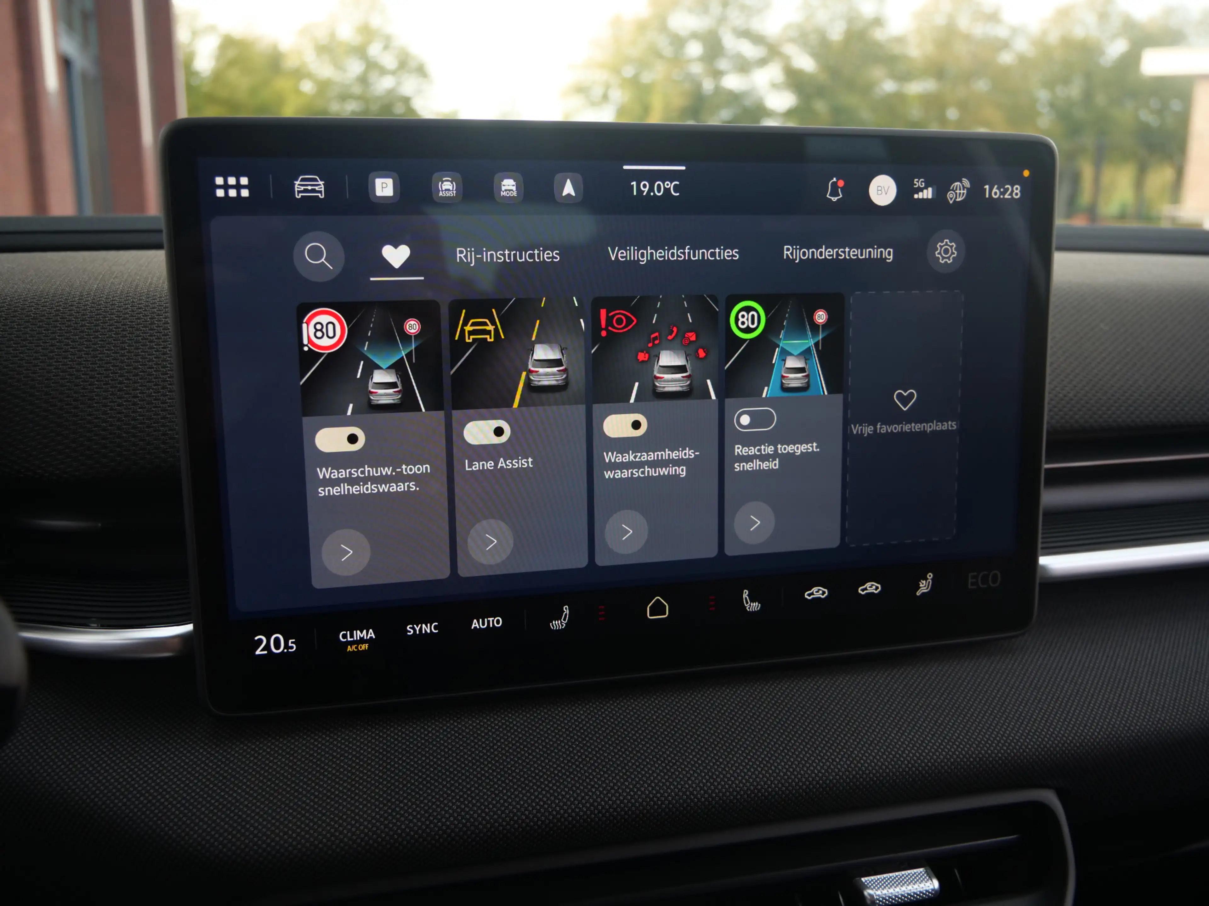 Volkswagen ID. Polo Life 52 kWh 211Pk Automaat Adaptive Cruise / Winte — photo 34