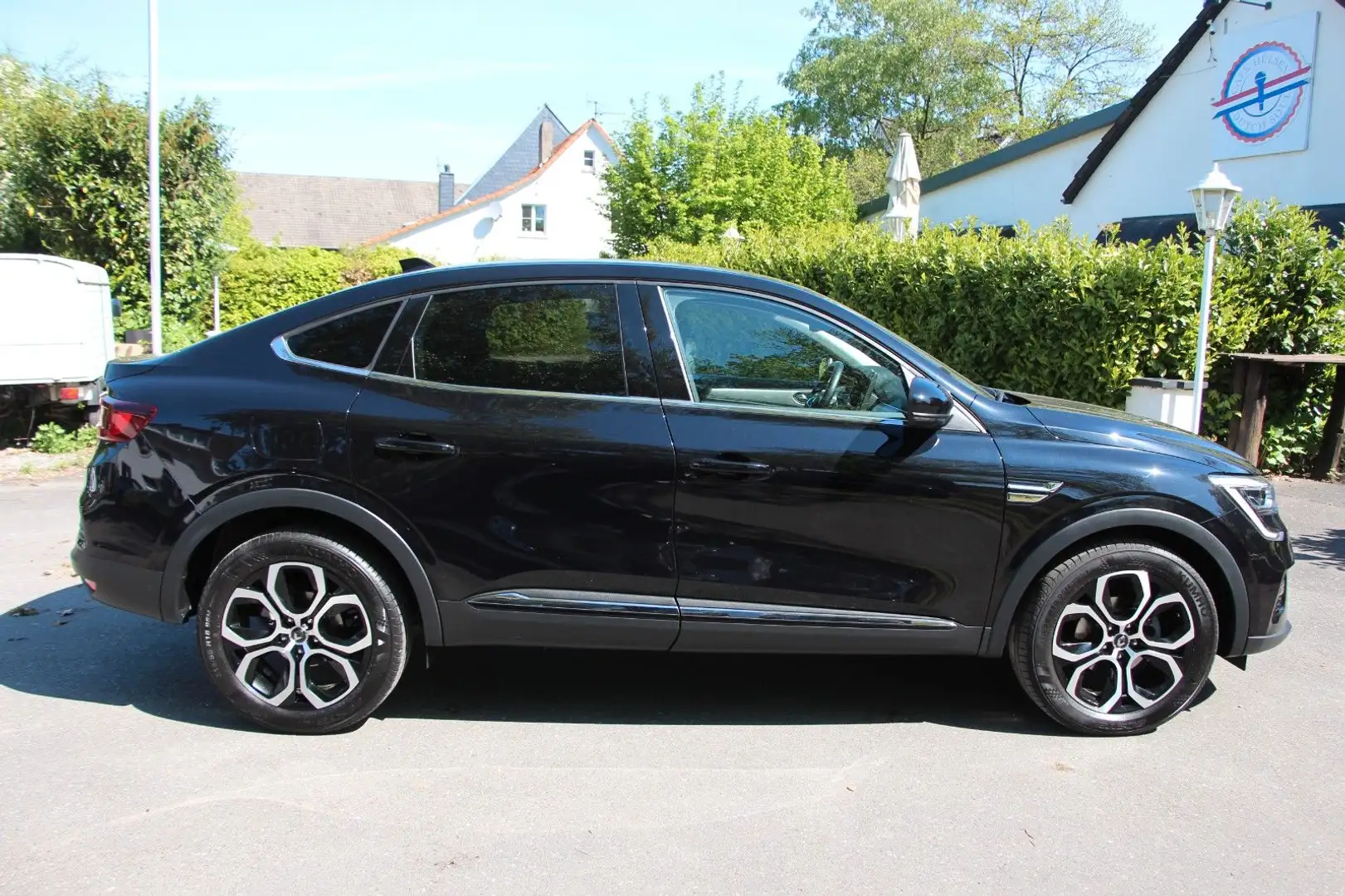 Renault Arkana Mild Hybrid 140 EDC Techno LED*/35173 Schwarz - 2