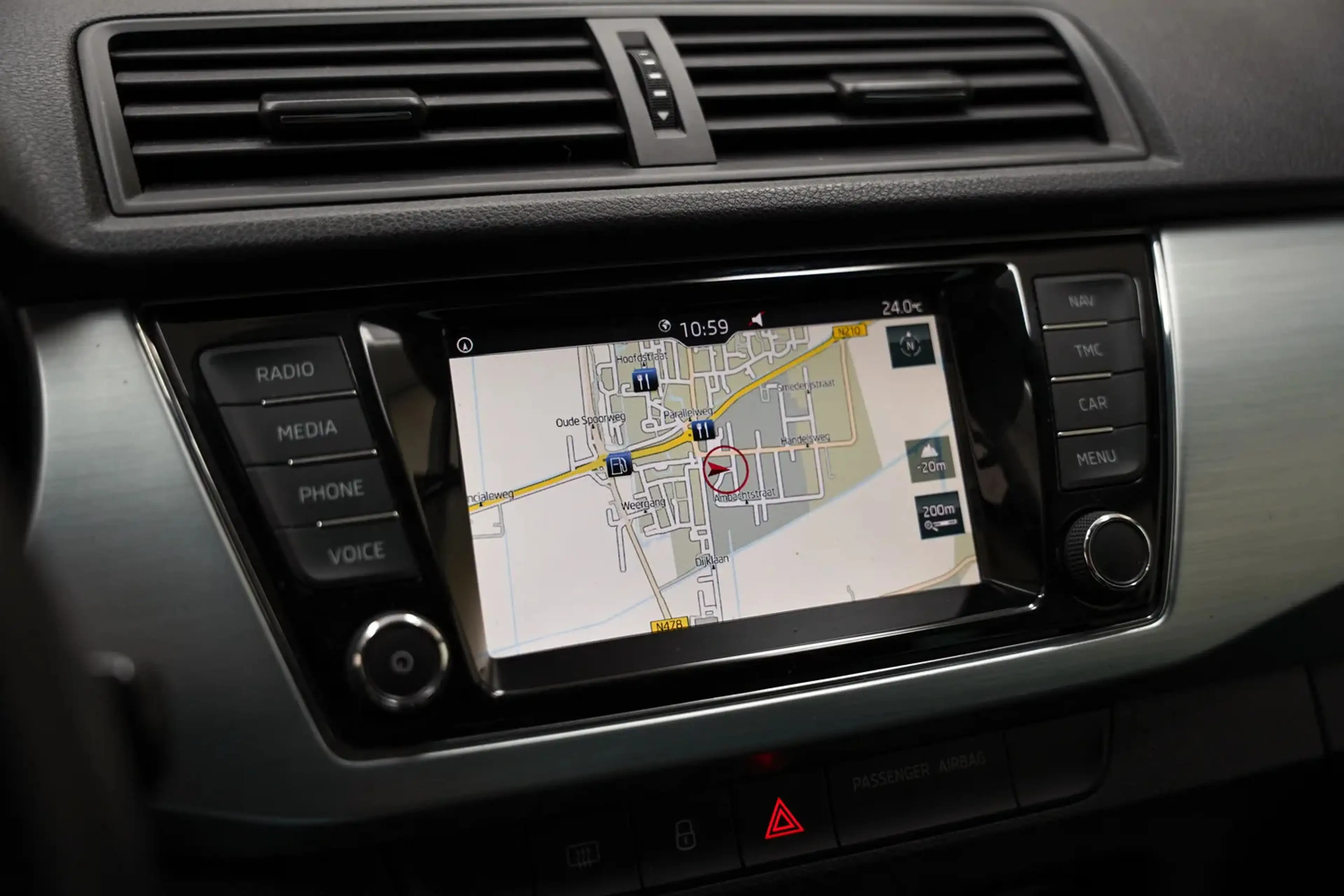 Skoda Fabia 1.0 TSI Drive [ Navi Camera Cruise ] — photo 7