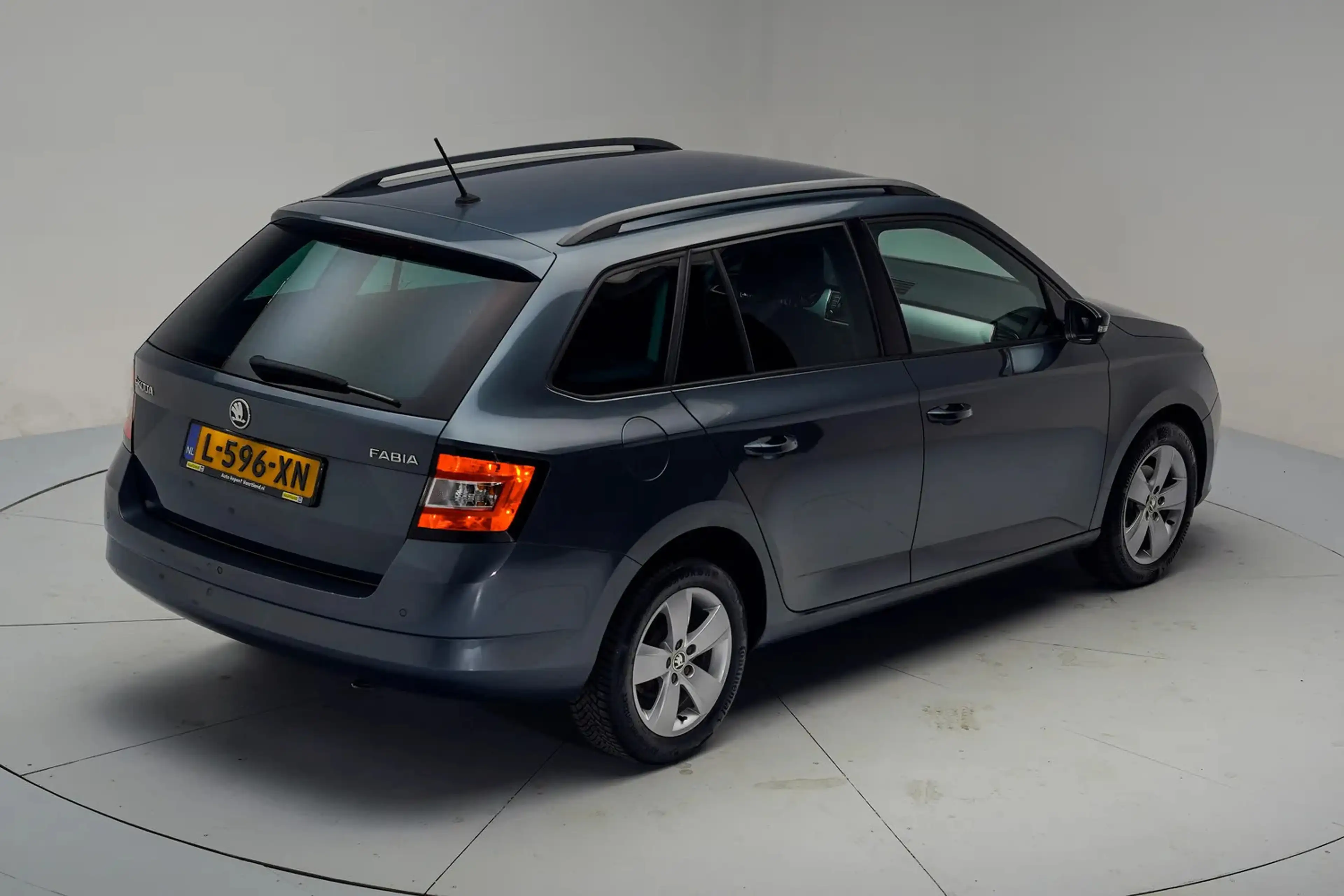 Skoda Fabia 1.0 TSI Drive [ Navi Camera Cruise ] — photo 13