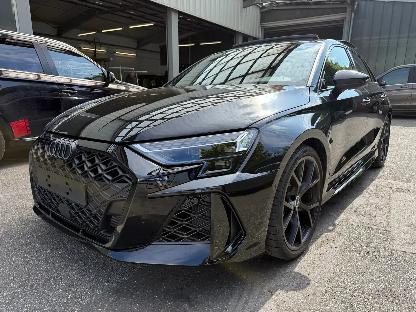Audi RS3 Sportback / Matrix / Pano / RS-Abgas / MMi Schwarz - 1