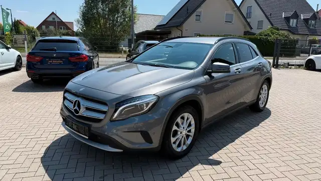 Mercedes-Benz GLA 200 CDI Style Automatik-Navi-Leder-Xenon-LM