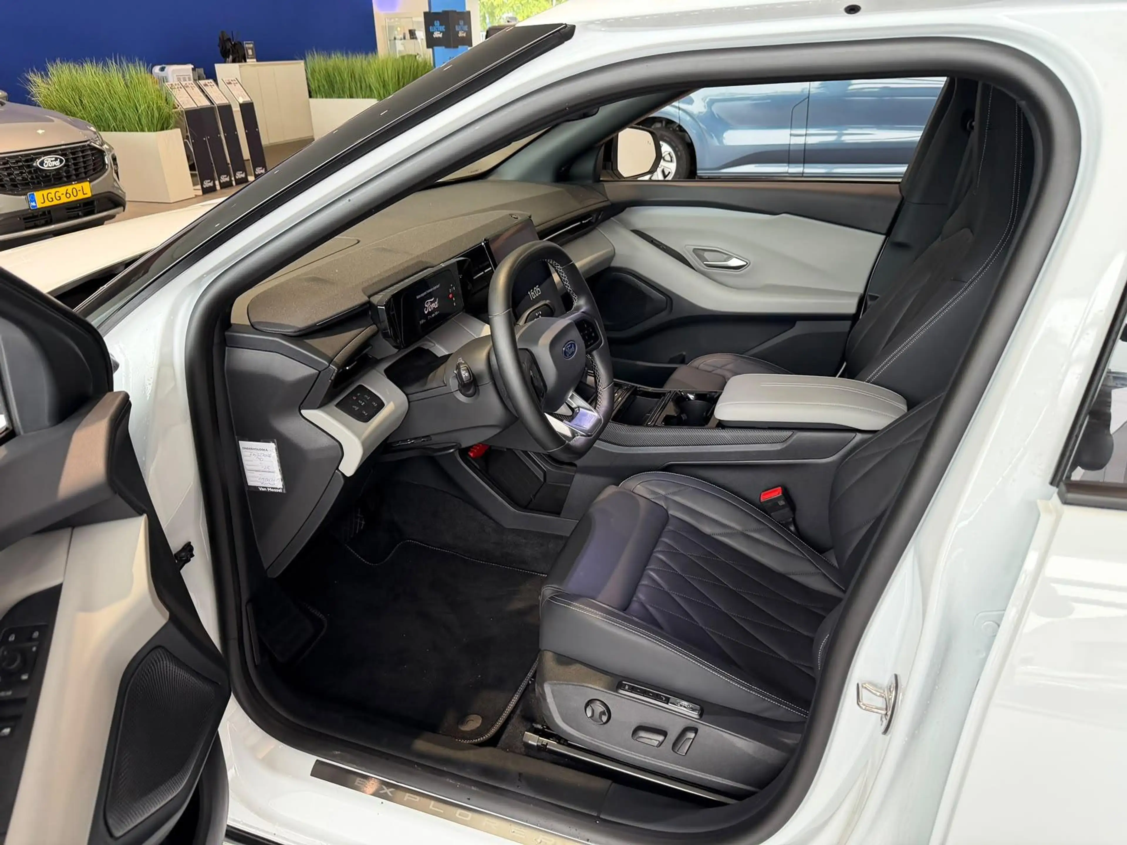 Ford Explorer Premium Extended Range RWD 77 kWh PANORAMADAK |  D — photo 10