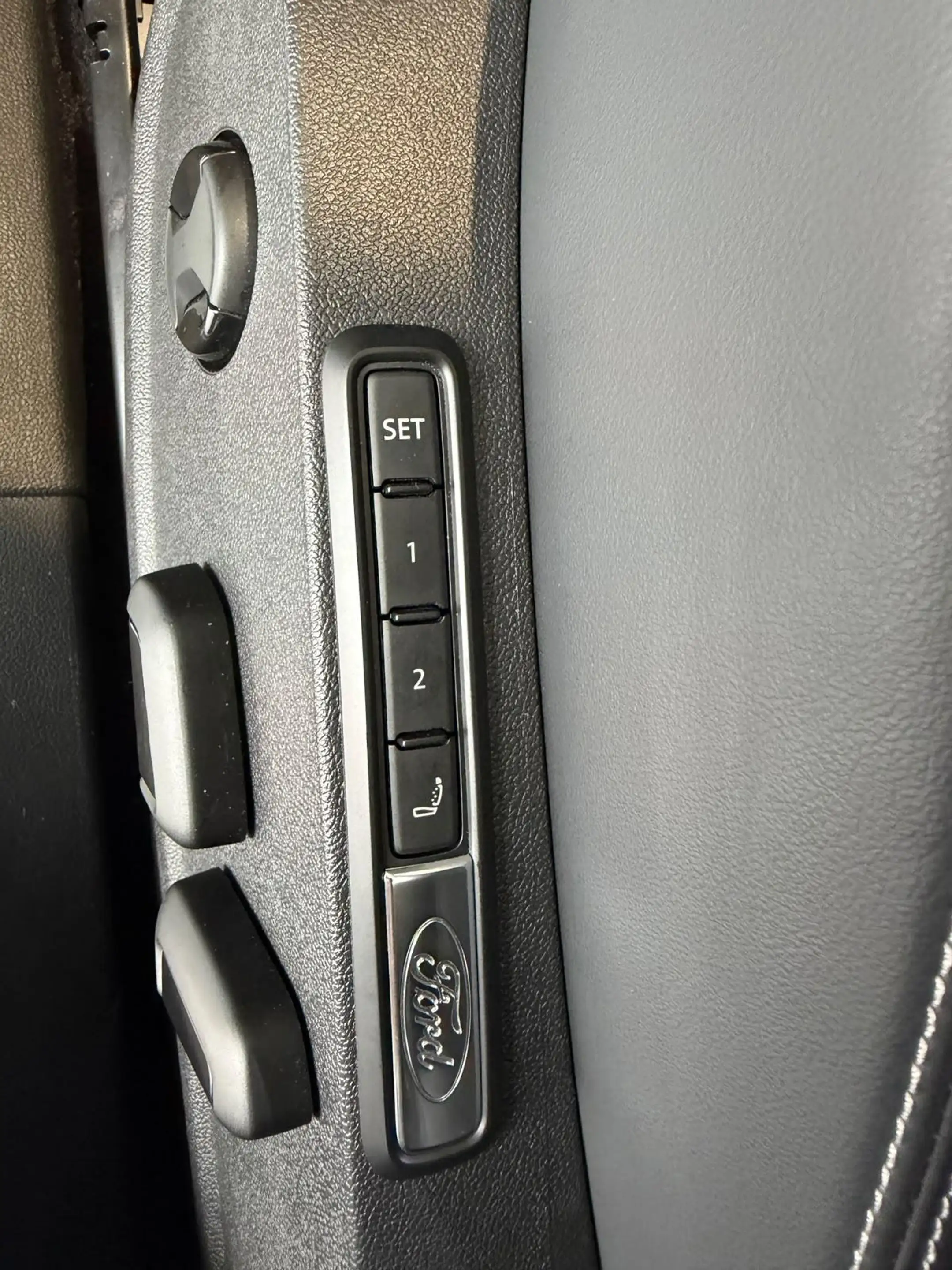 Ford Explorer Premium Extended Range RWD 77 kWh PANORAMADAK |  D — photo 14