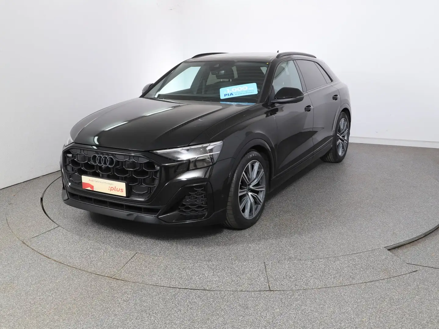 Audi Q8 55 TFSI quattro Schwarz - 1