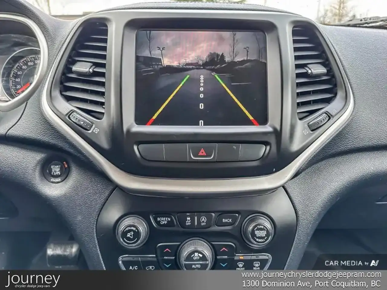 Jeep Cherokee снимка Jeep Cherokee