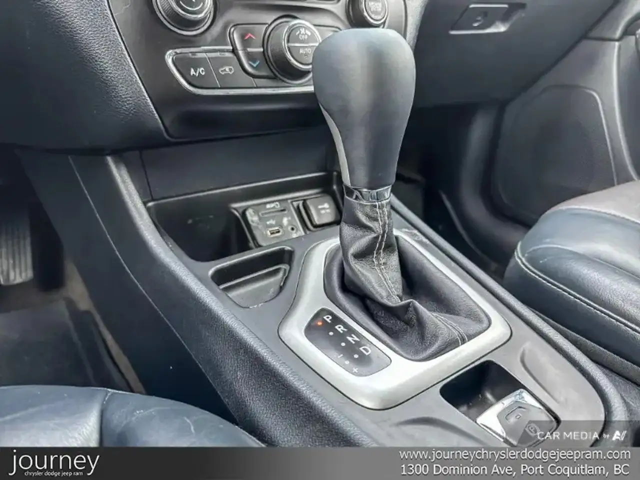 Jeep Cherokee снимка Jeep Cherokee