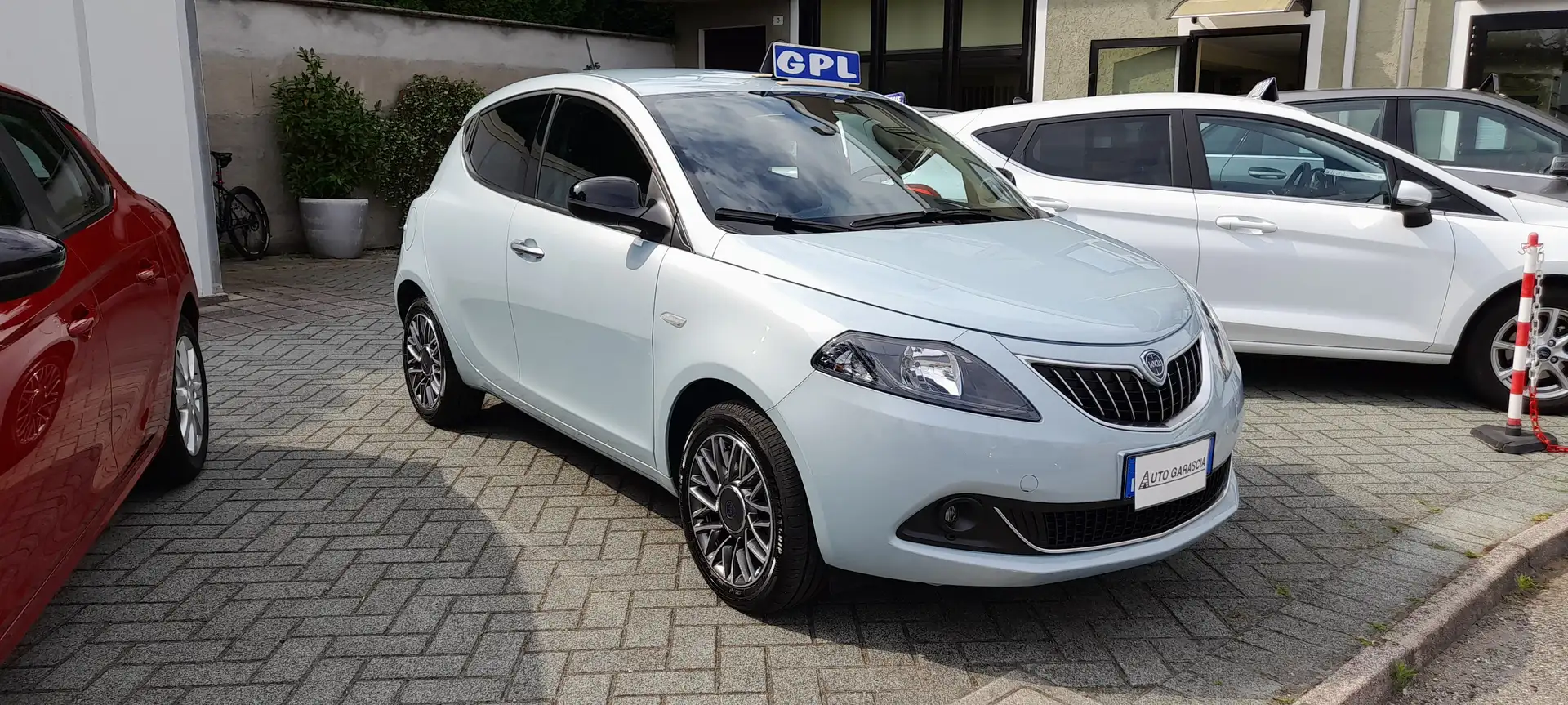 Lancia Ypsilon 1.2 PLATINO eco  Gpl 69cv Azul - 2