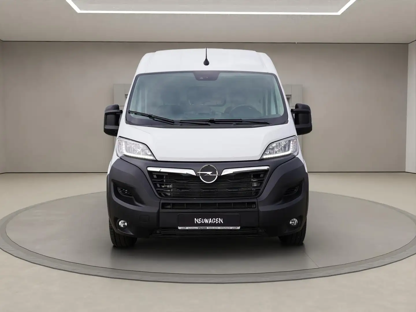 Opel Movano Cargo 3,3t L2H2 Weiß - 2