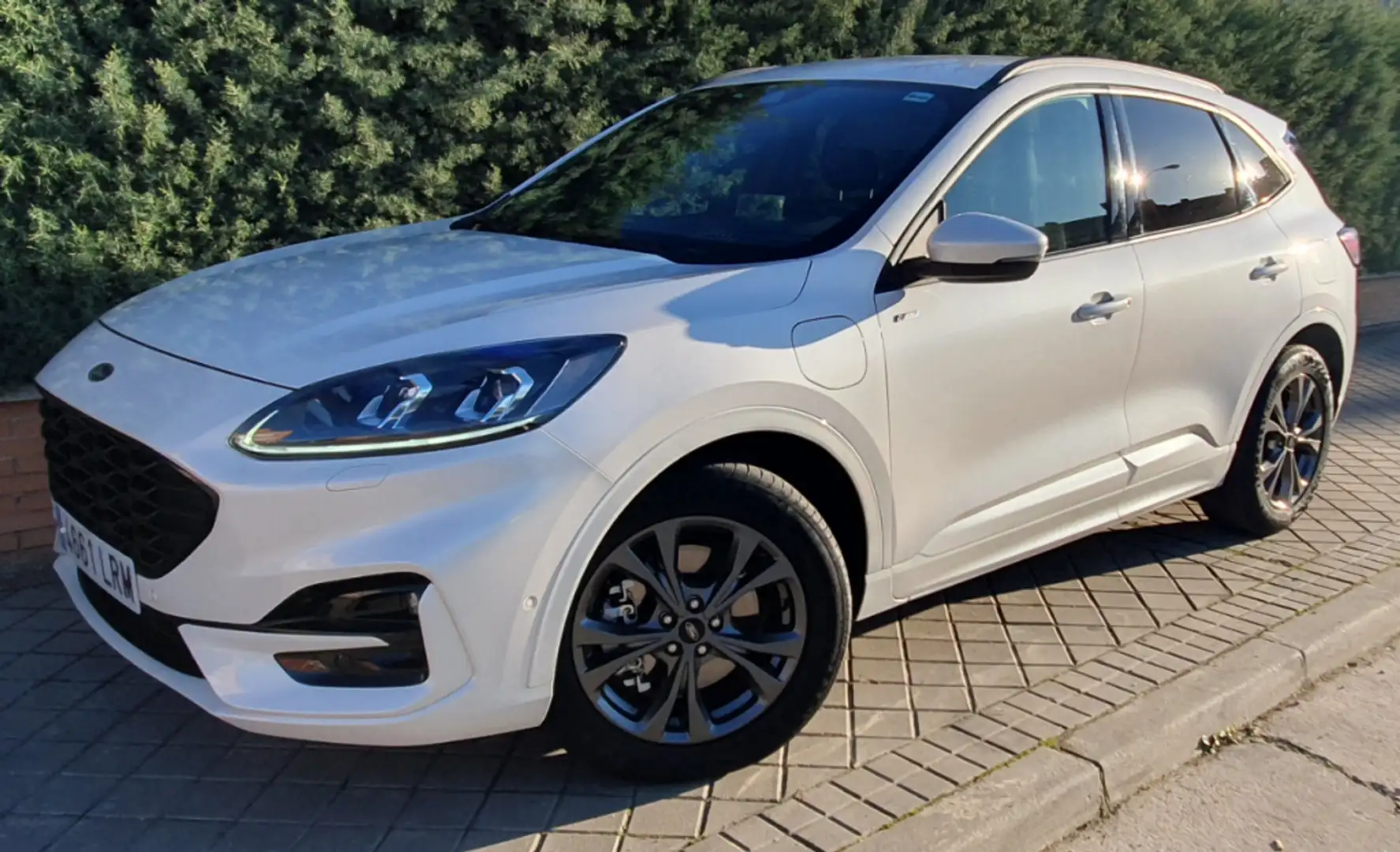 Ford Kuga 2.5 Duratec PHEV ST-Line X 4x2 Wit - 2