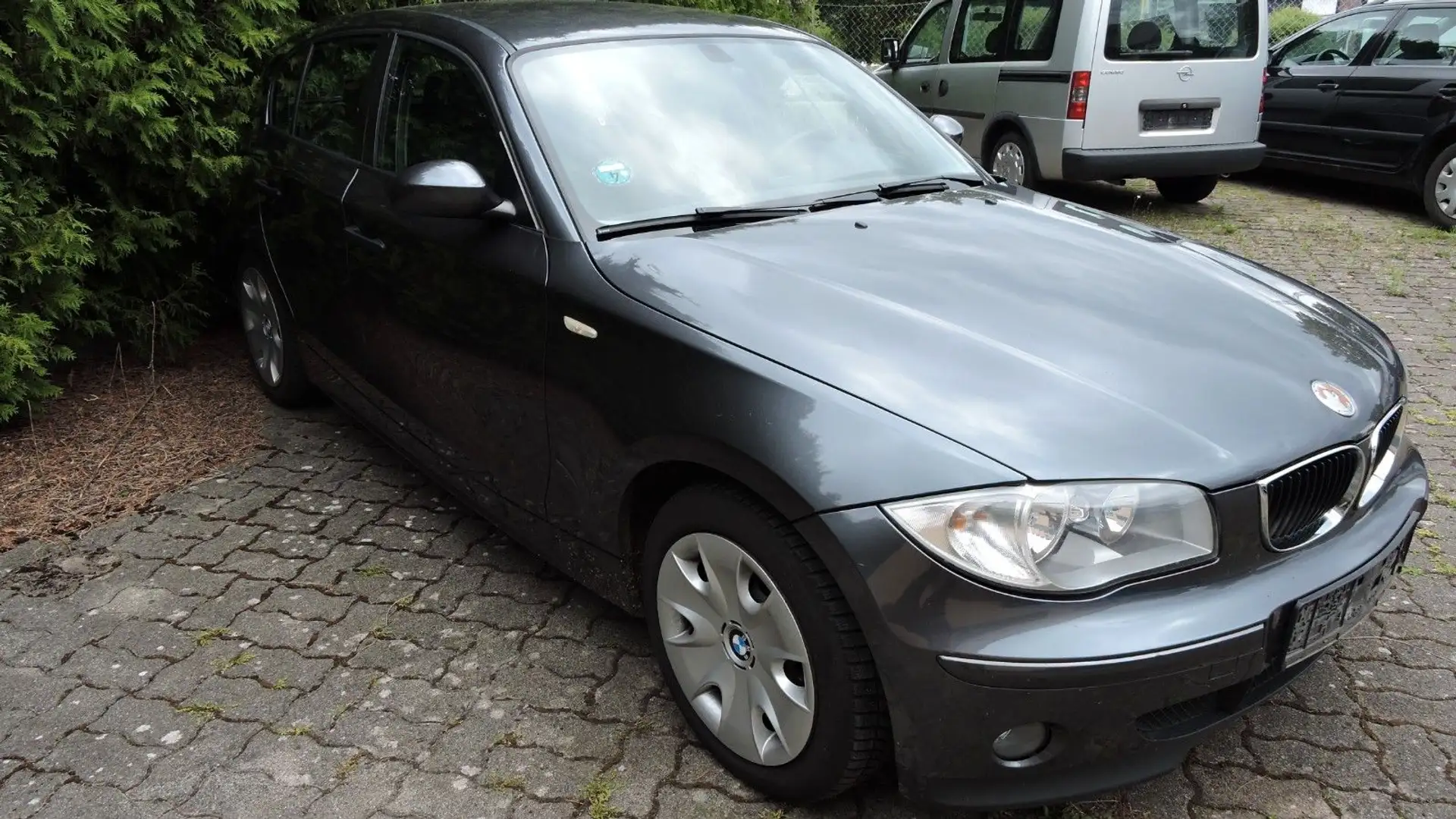 BMW 118 d / 5-türig / Klima Grau - 2