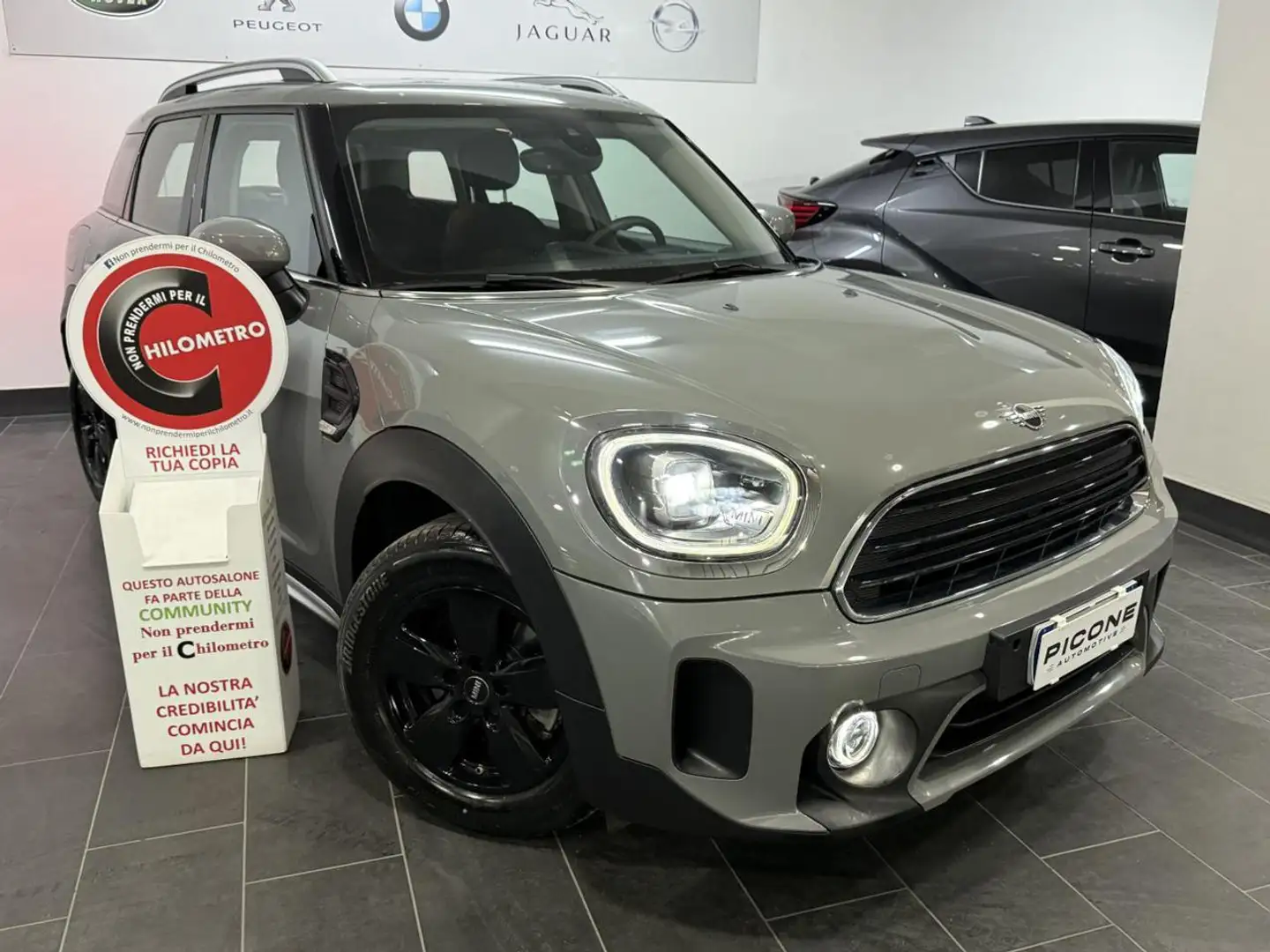 MINI Cooper Countryman 1.5 Classic Šedá - 1