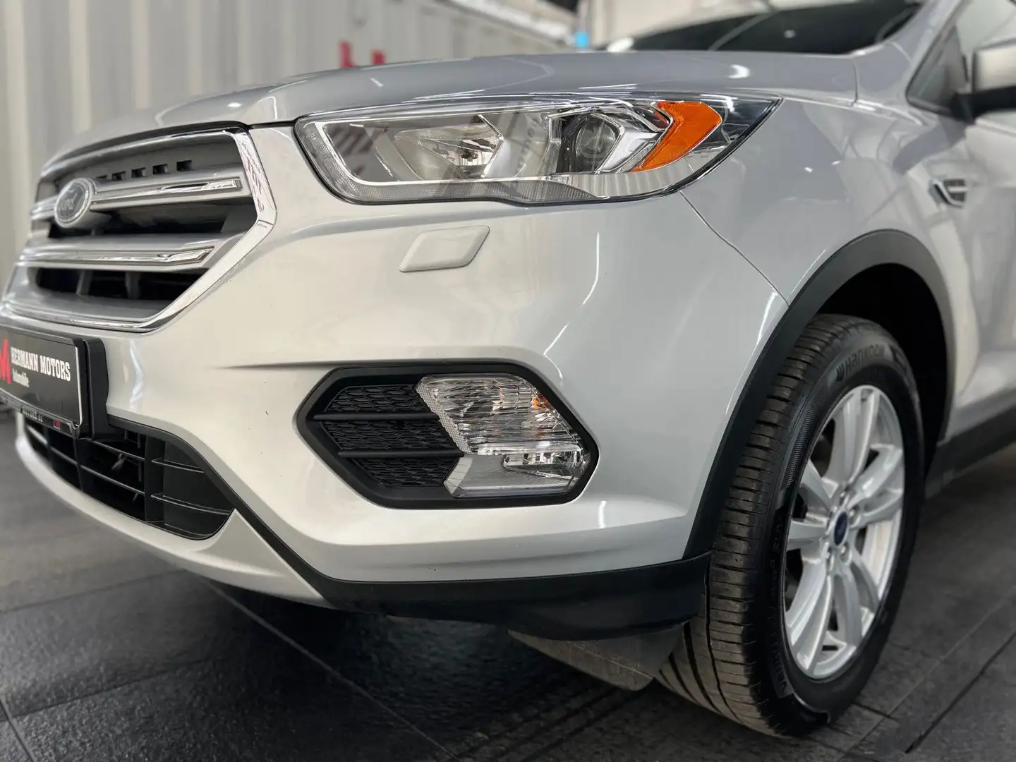 Ford Kuga 1.5EcoBoost Trend/Tempo/SHZ/Bluet./Einpark. Argent - 2