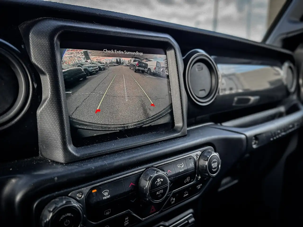 Jeep Wrangler снимка Jeep Wrangler