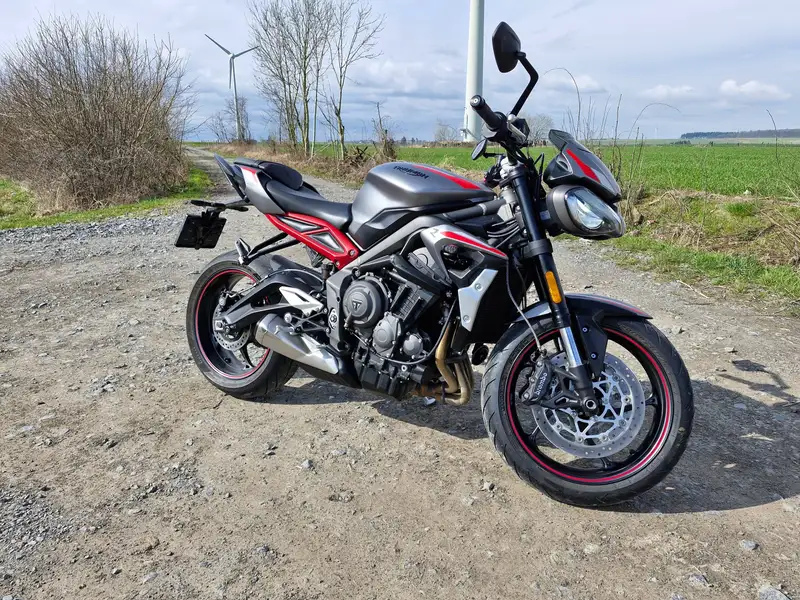 Triumph Street Triple