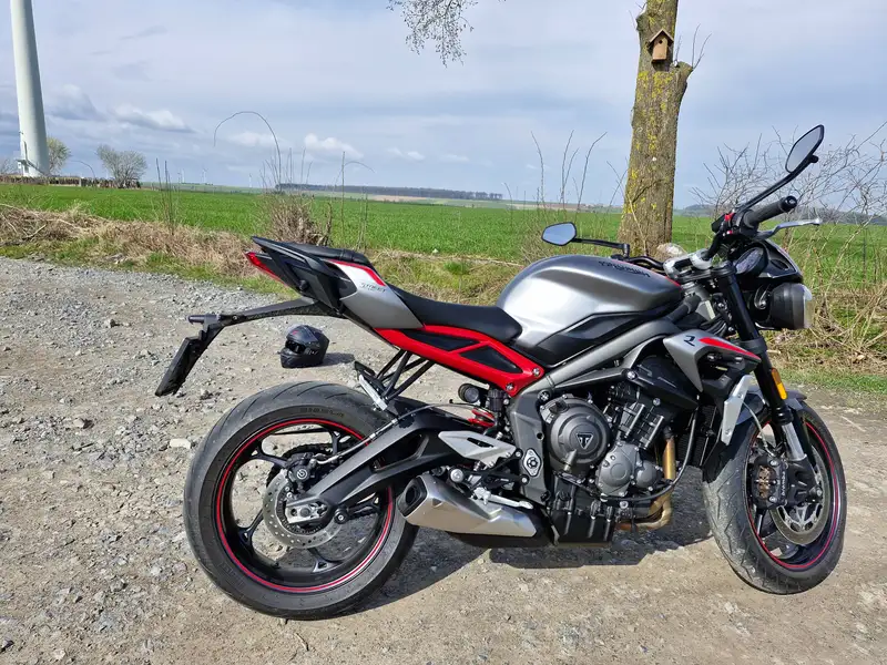Triumph Street Triple - foto 8