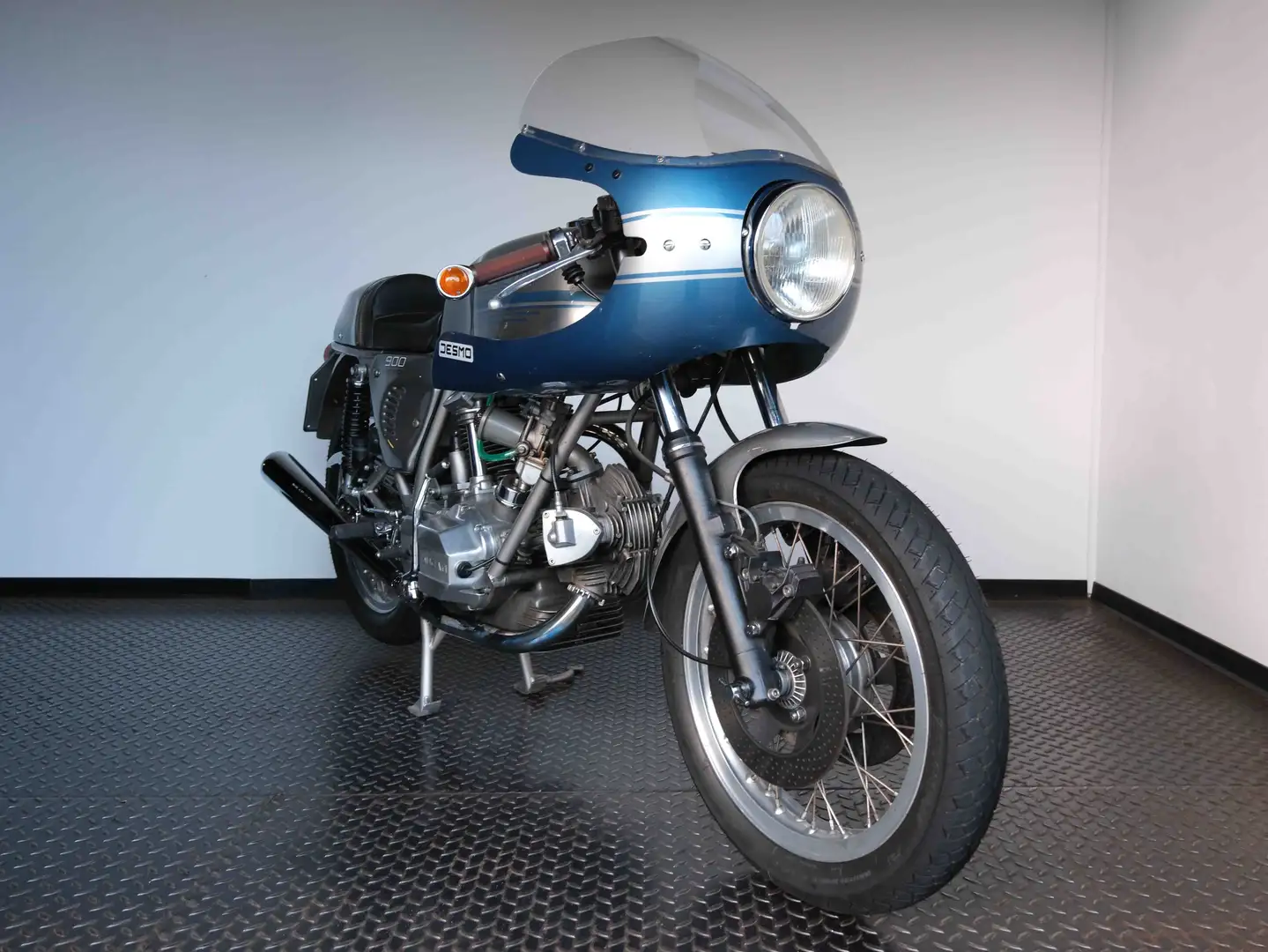 Ducati 900 SS - worldwide shipping - Silber - 2