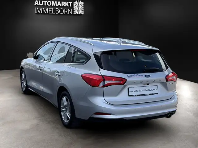 Ford Focus view 5