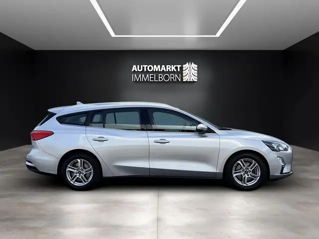 Ford Focus view 11