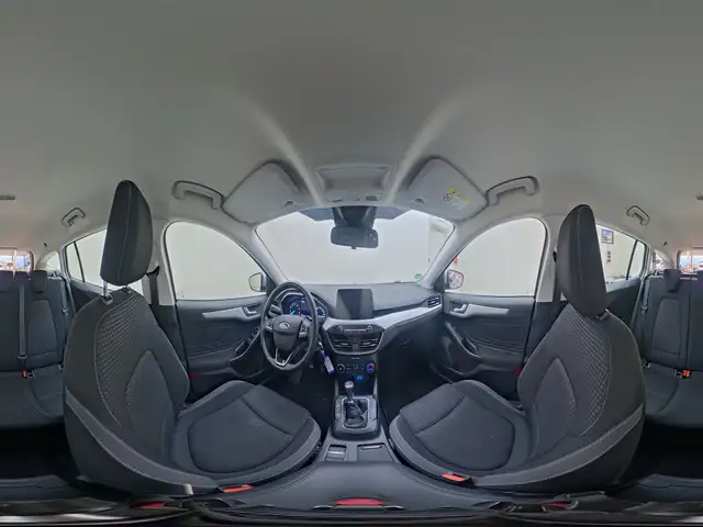 Ford Focus view 13