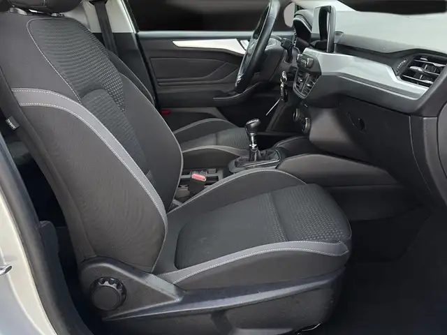Ford Focus view 14