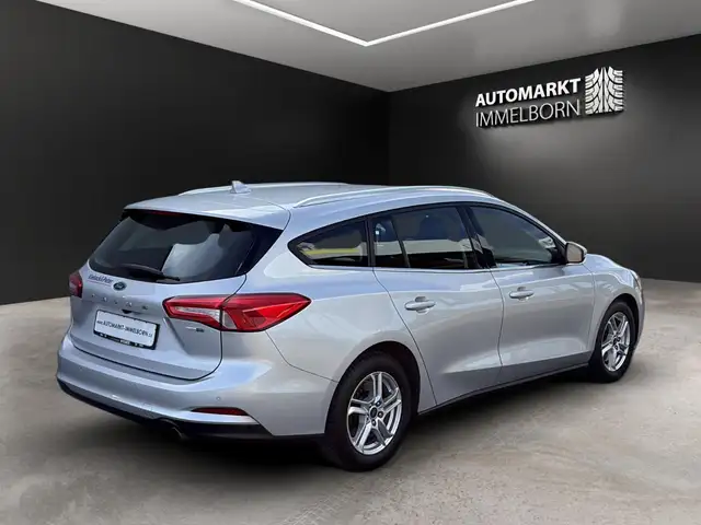 Ford Focus view 8