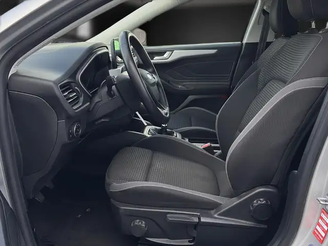 Ford Focus view 15