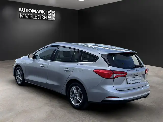 Ford Focus view 6